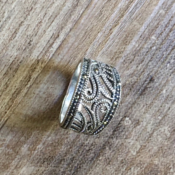 .925 Sterling Silver and Marcasite Ring - Picture 2 of 8